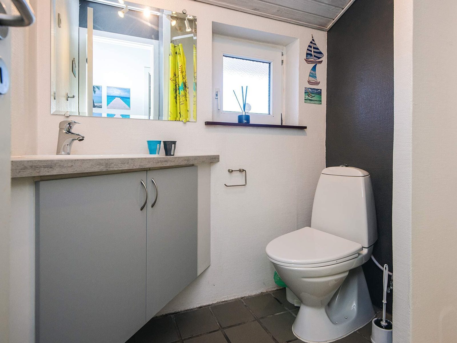 Bathroom with shower and basin