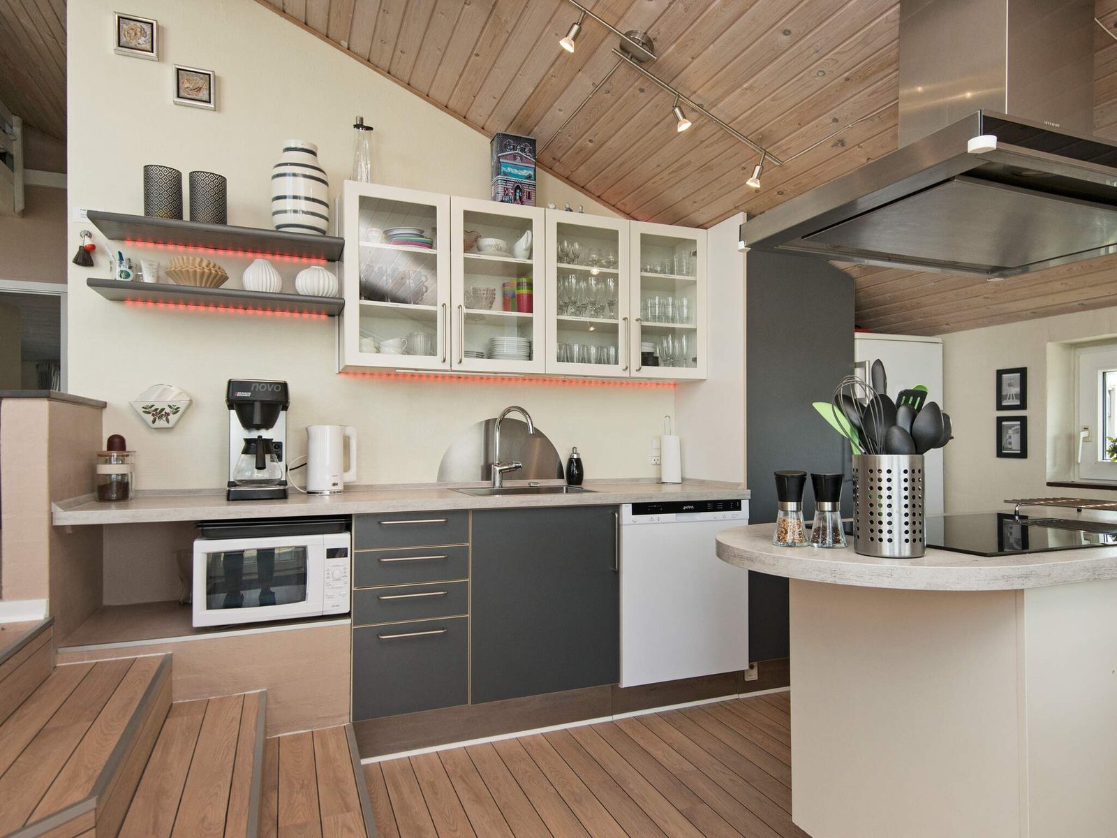 The kitchen, with long worktops and a dishwasher
